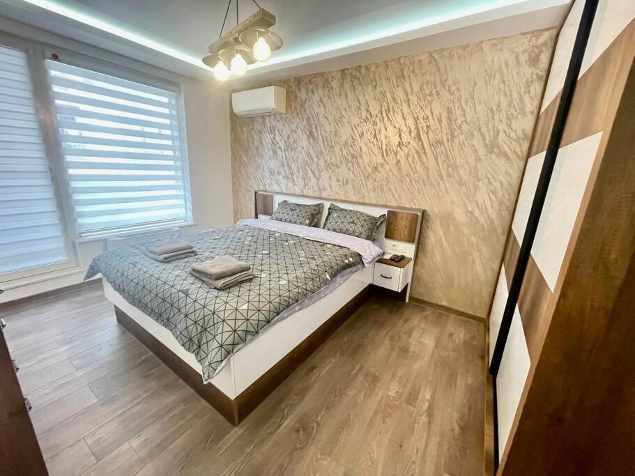 Hidden Treasure Apartment Varna ภายนอก รูปภาพ
